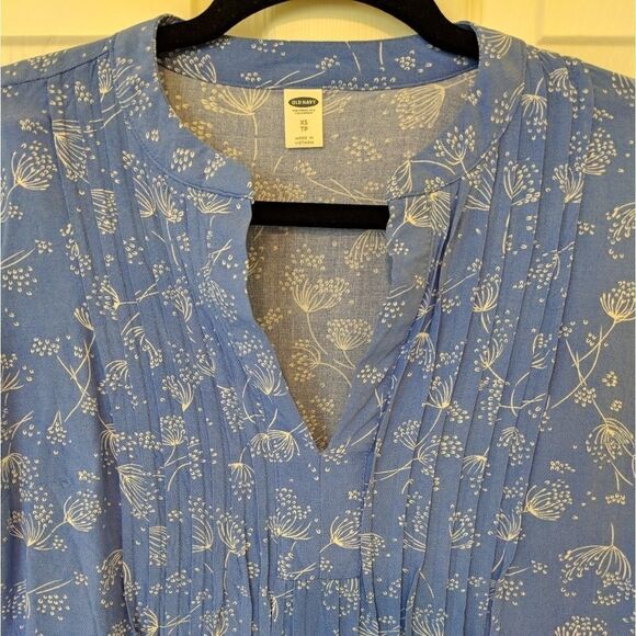 (Old Navy) Floral V-Neck Dress with Button Cuff - Picture 6 of 8